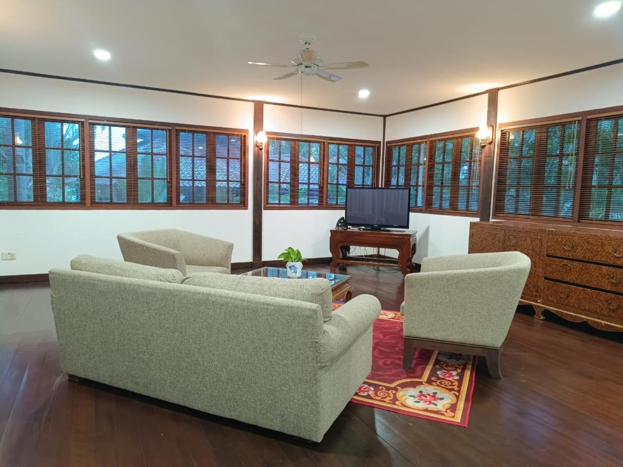 Nongsa Wooden Villa Exteriör bild